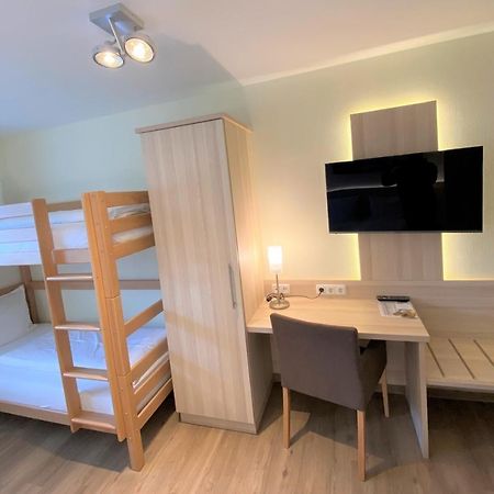 Hotel Am Wiesenweg L 24H Check-In Hausen  Dış mekan fotoğraf