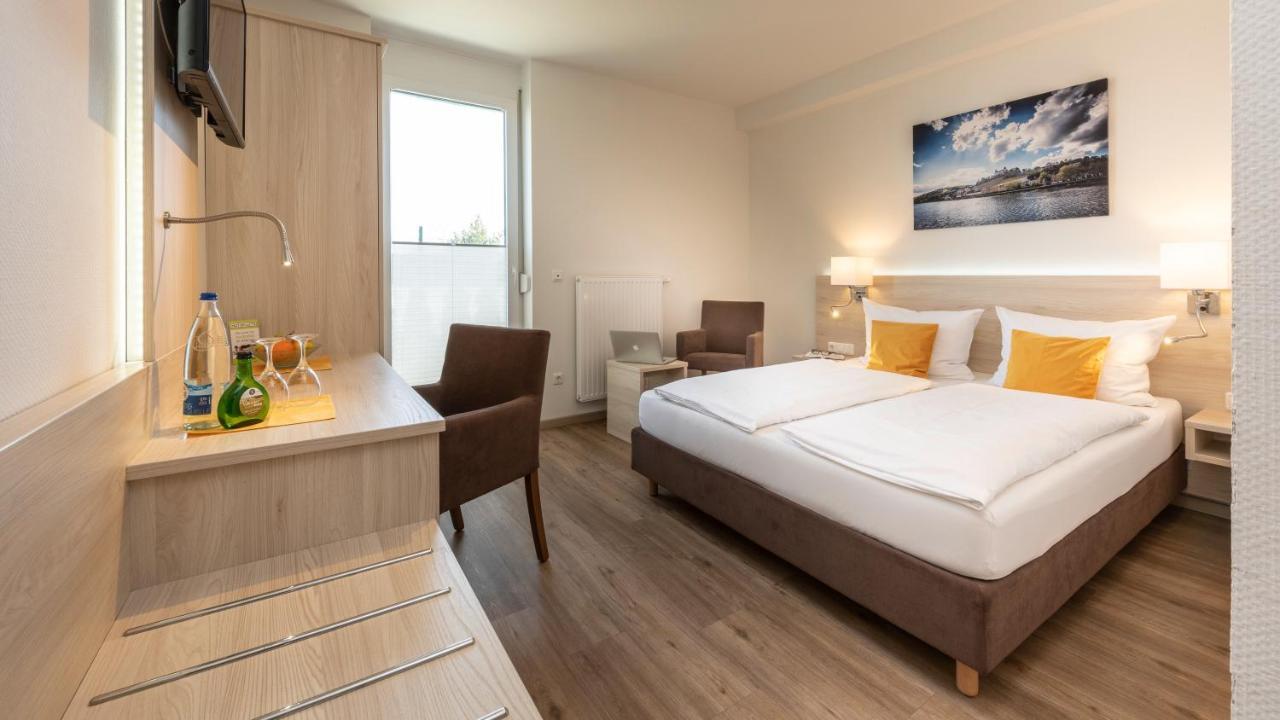 Hotel Am Wiesenweg L 24H Check-In Hausen  Dış mekan fotoğraf