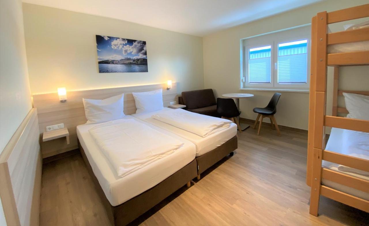 Hotel Am Wiesenweg L 24H Check-In Hausen  Dış mekan fotoğraf