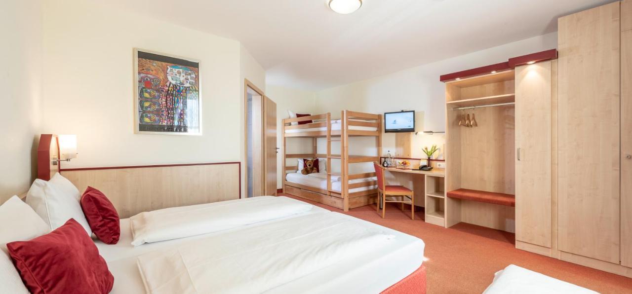 Hotel Am Wiesenweg L 24H Check-In Hausen  Dış mekan fotoğraf