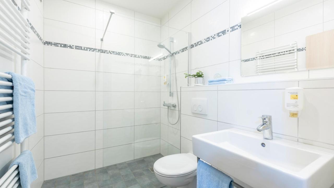 Hotel Am Wiesenweg L 24H Check-In Hausen  Dış mekan fotoğraf