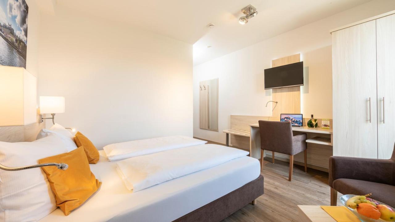 Hotel Am Wiesenweg L 24H Check-In Hausen  Dış mekan fotoğraf