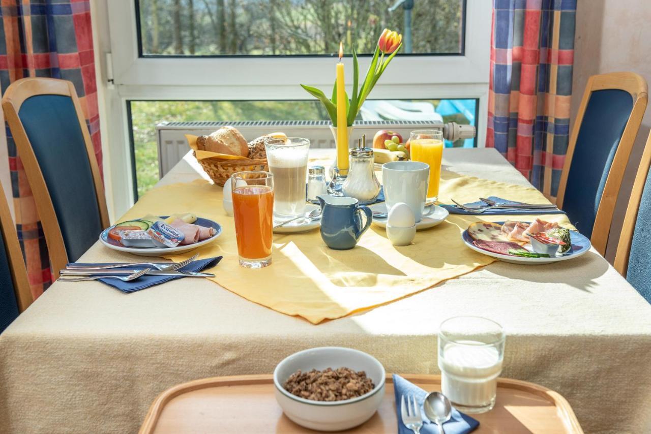 Hotel Am Wiesenweg L 24H Check-In Hausen  Dış mekan fotoğraf