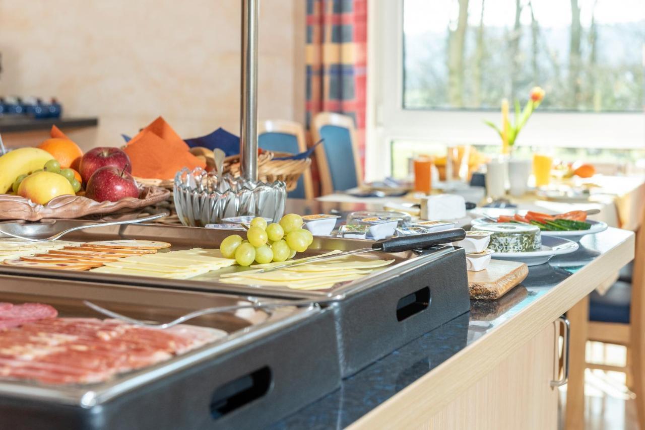 Hotel Am Wiesenweg L 24H Check-In Hausen  Dış mekan fotoğraf