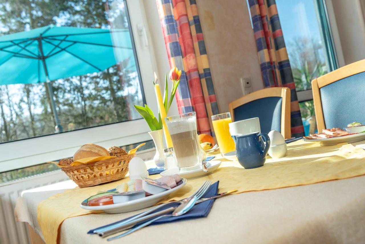 Hotel Am Wiesenweg L 24H Check-In Hausen  Dış mekan fotoğraf